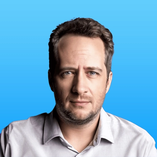 headshot of Oliver Crane